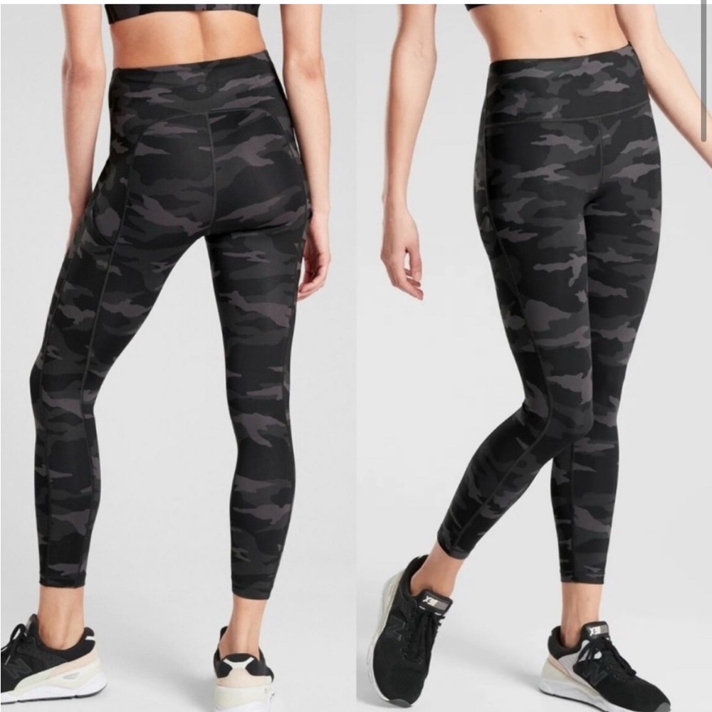 Athleta Ultimate 7/8 Tight Camo Size XS